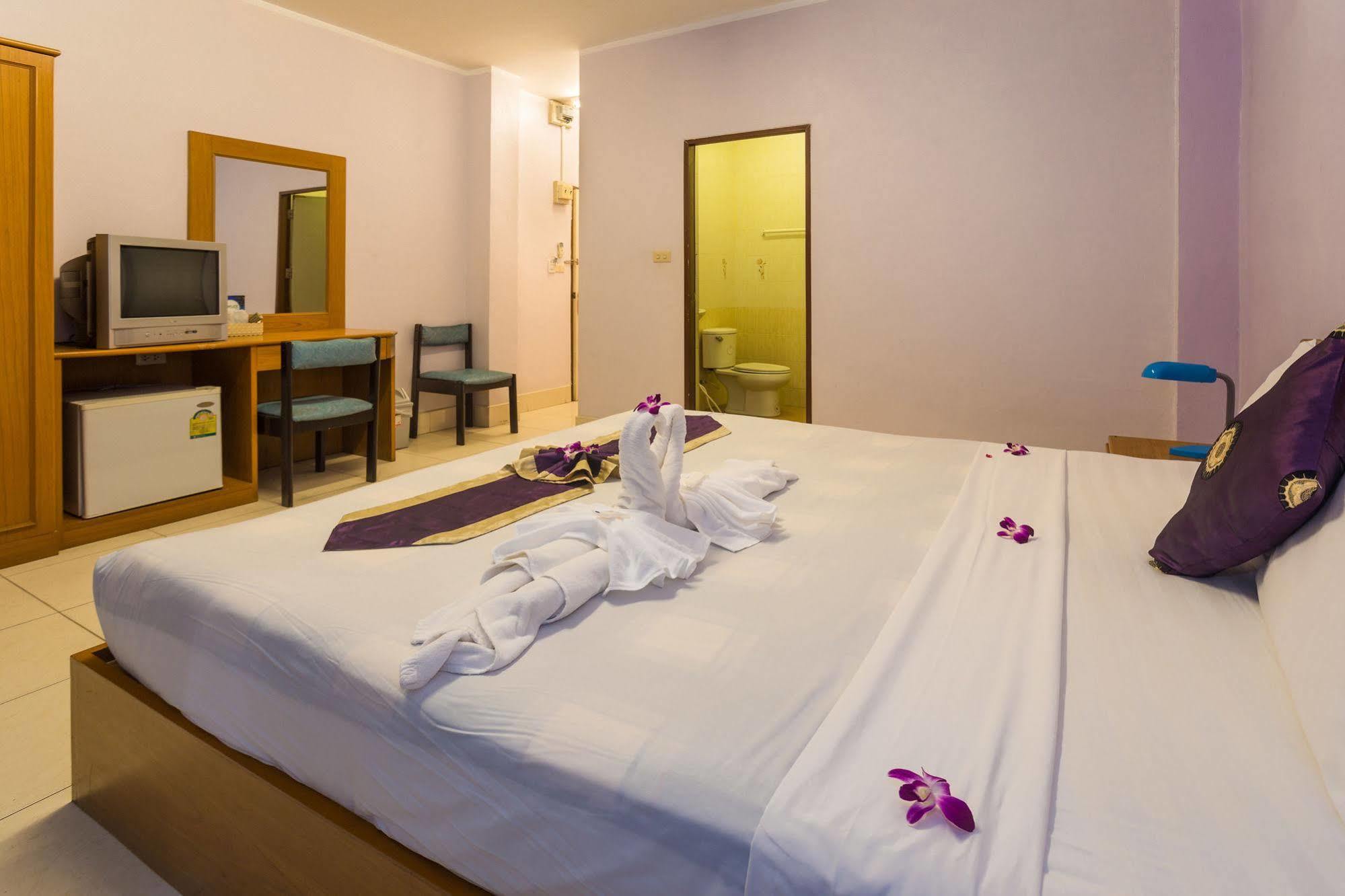 Guesthouse Belvedere Patong Extérieur photo