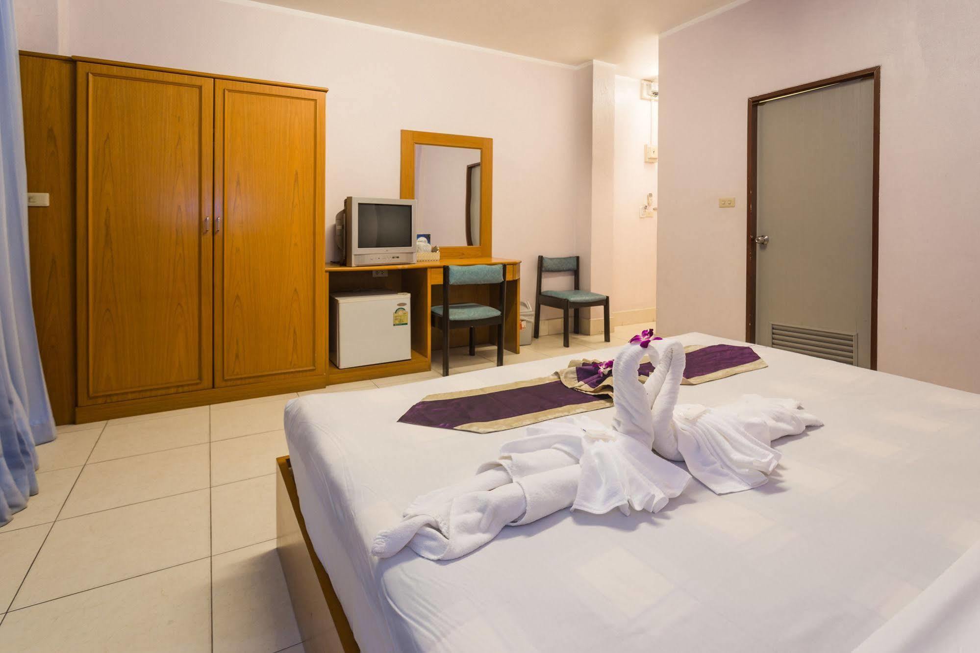 Guesthouse Belvedere Patong Extérieur photo