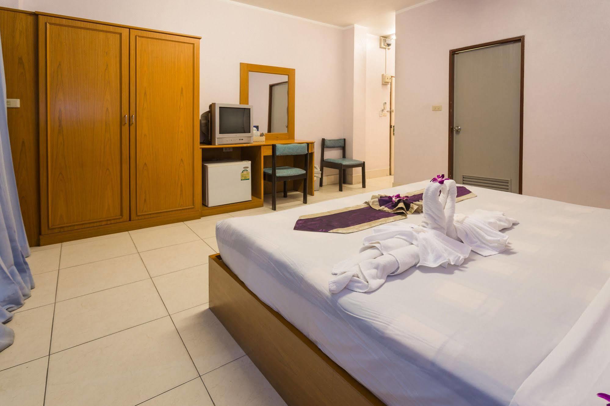 Guesthouse Belvedere Patong Extérieur photo